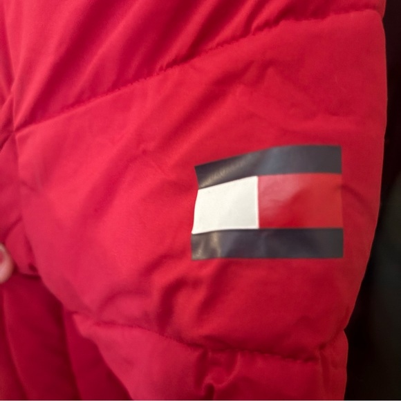 Tommy Hilfiger Women’s Vibrant Red Puffer Jacket - Picture 6 of 15